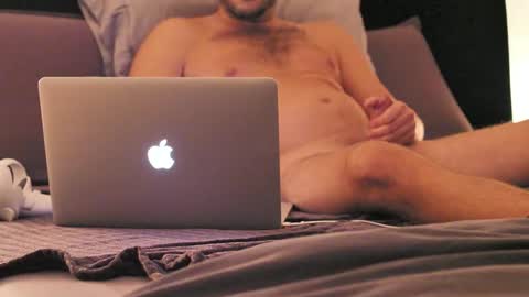 Snapshot of hungm4fun101 chatting on 10/25/25, 03:03 hungm4fun101 online show from 10/25/25, 03:03