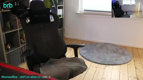 Snapshot of hungry_26 chatting on 05/05/26, 09:28 hungry_26 online show from 05/05/26, 09:28