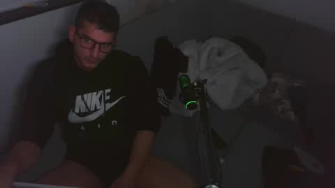 Snapshot of hungryboyyb chatting on 12/19/25, 07:10 LittleDevilXo1999 online show from 12/19/25, 07:10