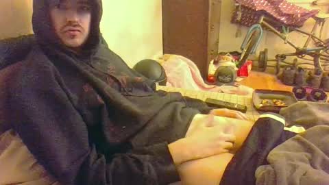 Snapshot of hungsubbb chatting on 10/04/25, 01:03 Boi online show from 10/04/25, 01:03