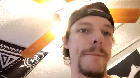 hungtxcock92 online show from 02/05/25, 10:51