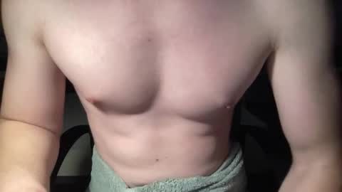 Snapshot of hungwank95 chatting on 11/19/25, 07:58 hungwank95 online show from 11/19/25, 07:58