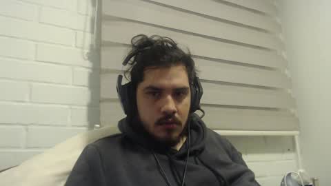 Snapshot of hungweeb chatting on 04/10/26, 03:01 Rod online show from 04/10/26, 03:01