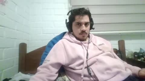 Snapshot of hungweeb chatting on 05/02/26, 01:43 Rod online show from 05/02/26, 01:43