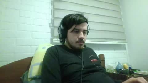 Snapshot of hungweeb chatting on 05/25/26, 05:13 Rod online show from 05/25/26, 05:13