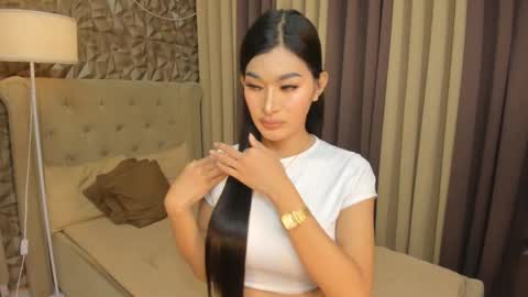 hunkhomerontop online show from 11/24/25, 08:25