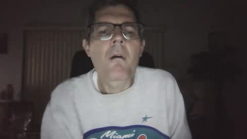 Snapshot of hunkmasclefad458 chatting on 05/14/26, 02:51 hunkmasclefad458 online show from 05/14/26, 02:51
