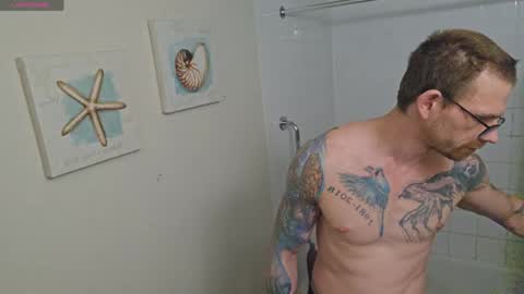 Snapshot of hunkwithglasses chatting on 03/02/26, 02:03 Wh8teboi online show from 03/02/26, 02:03