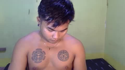 Snapshot of hunkyzeus chatting on 10/19/25, 04:18 hunkyzeus online show from 10/19/25, 04:18