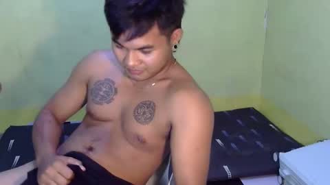 Snapshot of hunkyzeus chatting on 10/20/25, 04:29 hunkyzeus online show from 10/20/25, 04:29