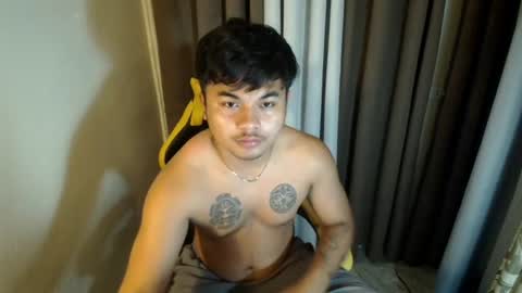 Snapshot of hunkyzeus chatting on 06/14/26, 05:59 hunkyzeus online show from 06/14/26, 05:59