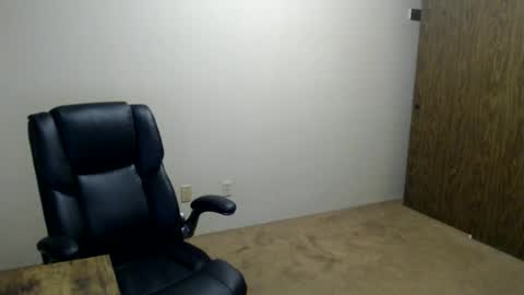 Snapshot of hunter_jayden7 chatting on 06/29/26, 02:40 TypsyT7 online show from 06/29/26, 02:40