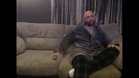 Snapshot of hunterandesme chatting on 01/14/25, 06:17 HunterandEsme online show from 01/14/25, 06:17