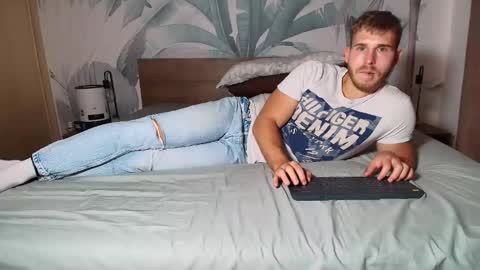 Hunter Bridges online show from 09/22/25, 02:08