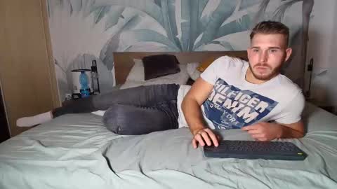 Hunter Bridges online show from 10/07/25, 02:58