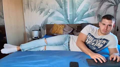 Hunter Bridges online show from 11/05/25, 10:48