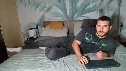 Hunter Bridges online show from 11/28/25, 03:47