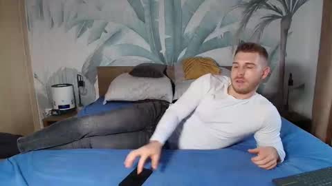 Hunter Bridges online show from 12/14/25, 07:58