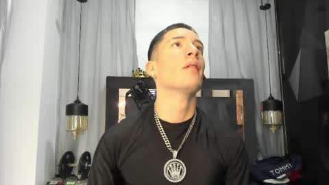 hunterheat_ online show from 04/15/26, 01:51