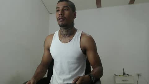 Snapshot of hunting_blondes chatting on 03/22/26, 07:06 hunting_blondes online show from 03/22/26, 07:06