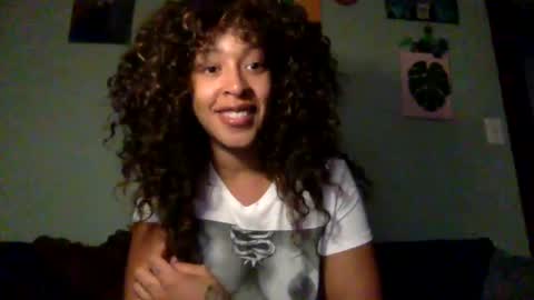 Snapshot of hunyybunz chatting on 12/04/24, 01:47 Goddess Hunyy online show from 12/04/24, 01:47