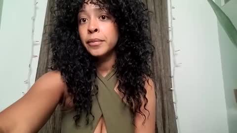 Snapshot of hunyybunz chatting on 12/10/24, 09:43 Goddess Hunyy online show from 12/10/24, 09:43