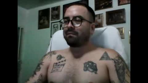 Snapshot of hurtadodirector chatting on 04/03/26, 06:44 hurtadodirector online show from 04/03/26, 06:44