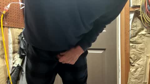 Snapshot of huskey300 chatting on 02/16/25, 02:21 huskey300 online show from 02/16/25, 02:21