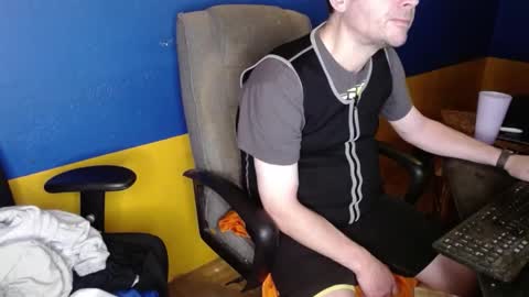 Huskyguy online show from 12/07/24, 05:04