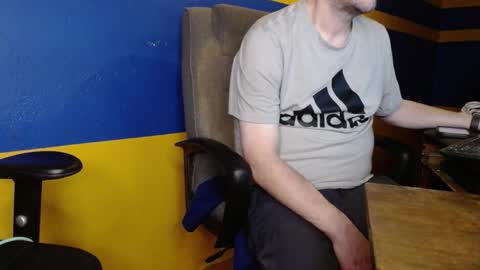 Huskyguy online show from 12/11/24, 04:39