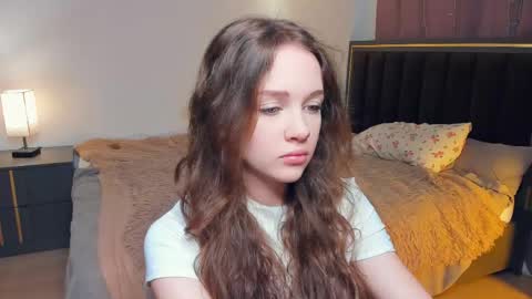 Snapshot of hwadwellingham chatting on 04/26/26, 07:17 Lily online show from 04/26/26, 07:17