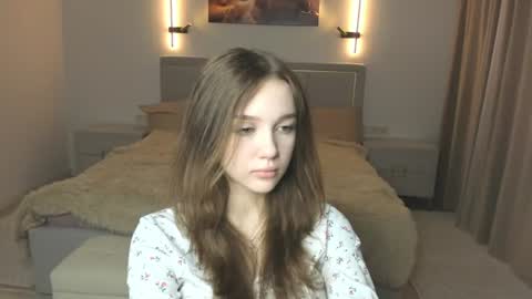 Snapshot of hwadwellingham chatting on 07/09/26, 07:12 Lily online show from 07/09/26, 07:12