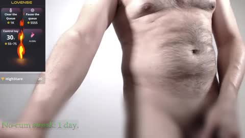 Snapshot of hxmister chatting on 10/08/25, 08:01 Andrew online show from 10/08/25, 08:01