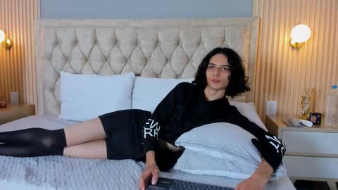 hxxyro online show from 02/17/26, 06:58