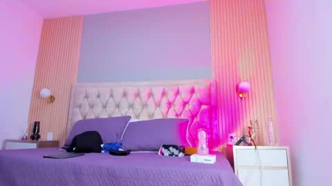 hxxyro online show from 04/17/26, 01:03