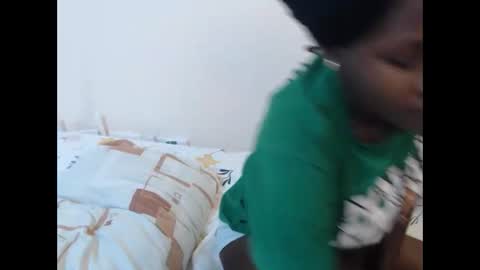 hyacinth_b online show from 06/09/26, 09:59