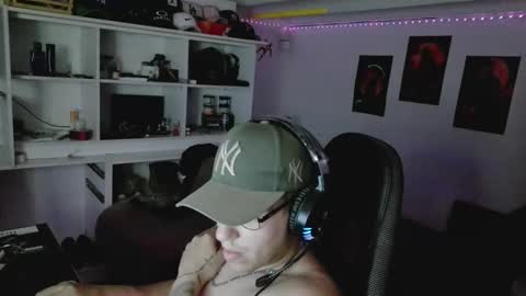 Snapshot of hydroblast777 chatting on 04/04/26, 11:02 hydroblast777 online show from 04/04/26, 11:02