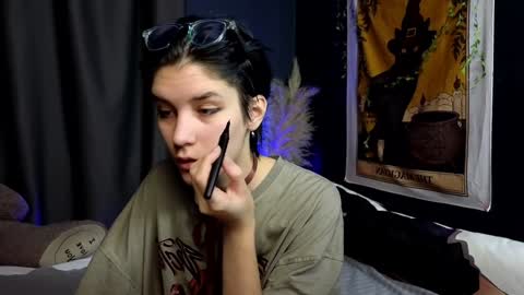 Snapshot of hyeon_jin chatting on 01/30/25, 08:42 Hyeon Jin online show from 01/30/25, 08:42