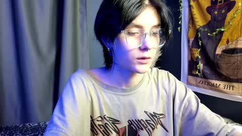 Snapshot of hyeon_jin chatting on 02/02/25, 08:41 Hyeon Jin online show from 02/02/25, 08:41