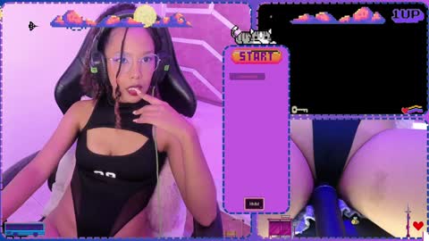 Snapshot of hyliebloom chatting on 01/12/25, 12:44 Ashley online show from 01/12/25, 12:44