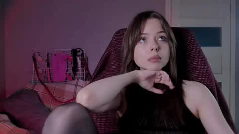 Miley. PVT open i have extra prices on nude show  online show from 11/27/25, 05:37