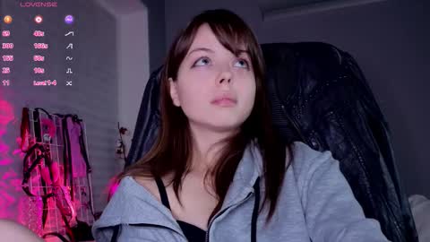 Miley. PVT open i have extra prices on nude show  online show from 02/12/26, 07:20