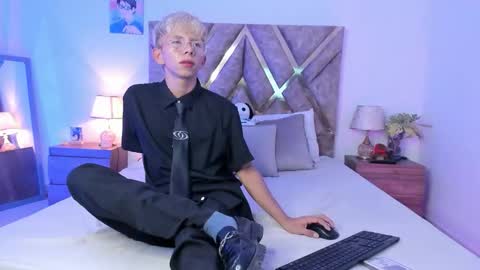 Snapshot of hyunjin_sun chatting on 02/07/26, 12:03 Son Hyunjin online show from 02/07/26, 12:03