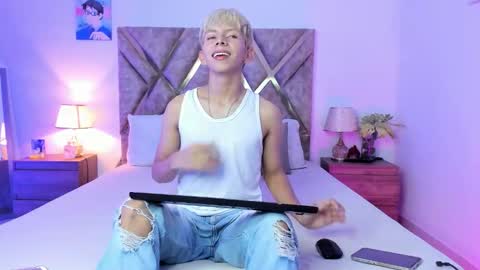 Snapshot of hyunjin_sun chatting on 02/10/26, 12:48 Son Hyunjin online show from 02/10/26, 12:48