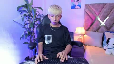 Snapshot of hyunjin_sun chatting on 02/17/26, 08:48 Son Hyunjin online show from 02/17/26, 08:48