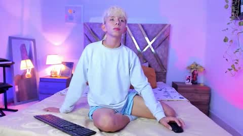 Snapshot of hyunjin_sun chatting on 03/09/26, 11:42 Son Hyunjin online show from 03/09/26, 11:42