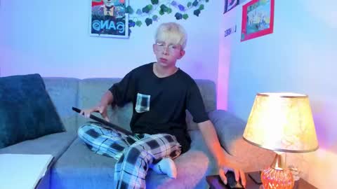 Snapshot of hyunjin_sun chatting on 03/16/26, 05:17 Son Hyunjin online show from 03/16/26, 05:17