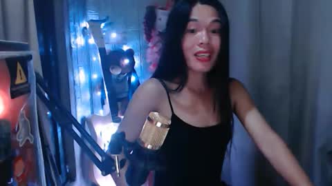 Snapshot of i_am_asian90 chatting on 02/14/26, 05:53 Kim online show from 02/14/26, 05:53