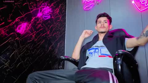 kelvis online show from 11/11/25, 09:20