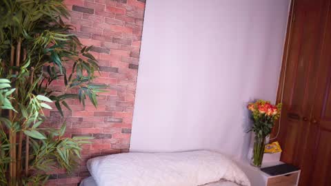 Lucy online show from 02/13/25, 10:02